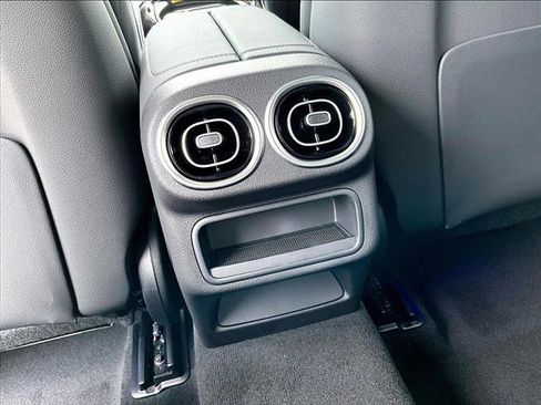 New 2026 Mercedes-Benz GLC 350e 4MATIC image 19