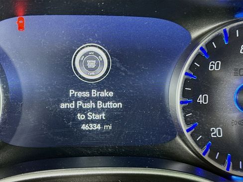 Used 2024 Chrysler Pacifica Touring-L image 19