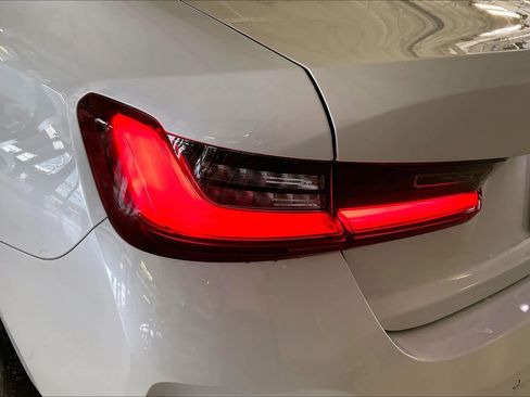 Certified 2025 BMW 330i Sedan w/ Convenience Package RWD image 26