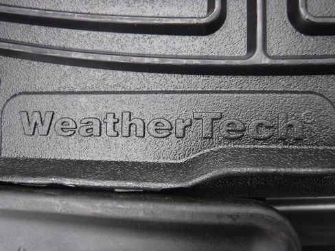 Used 2017 Toyota Tacoma TRD Sport image 19