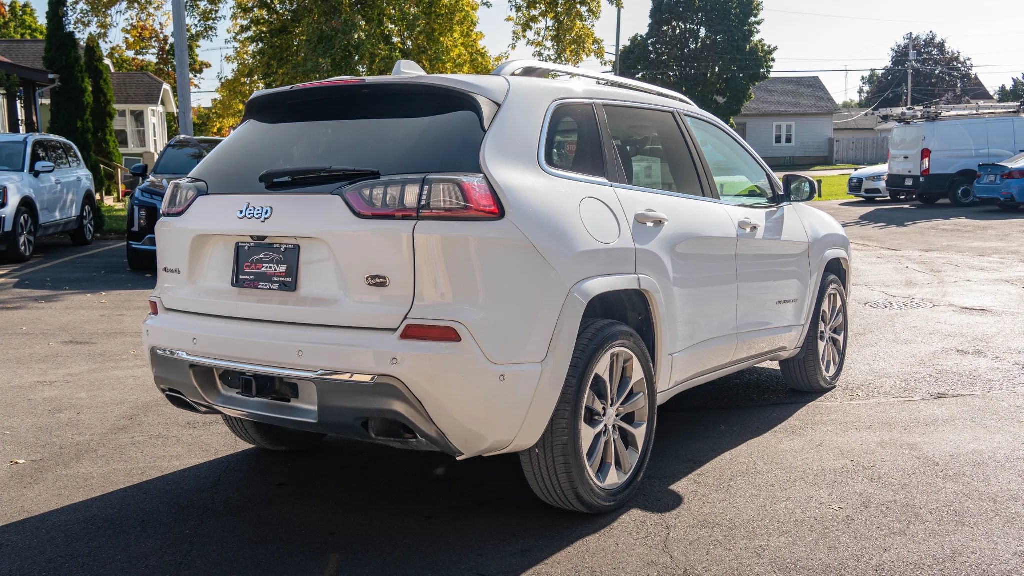 Used 2019 Jeep Cherokee Overland w/ Technology Group AWD/4WD image 6