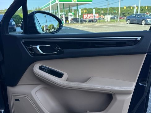 Used 2019 Porsche Macan S AWD/4WD image 23