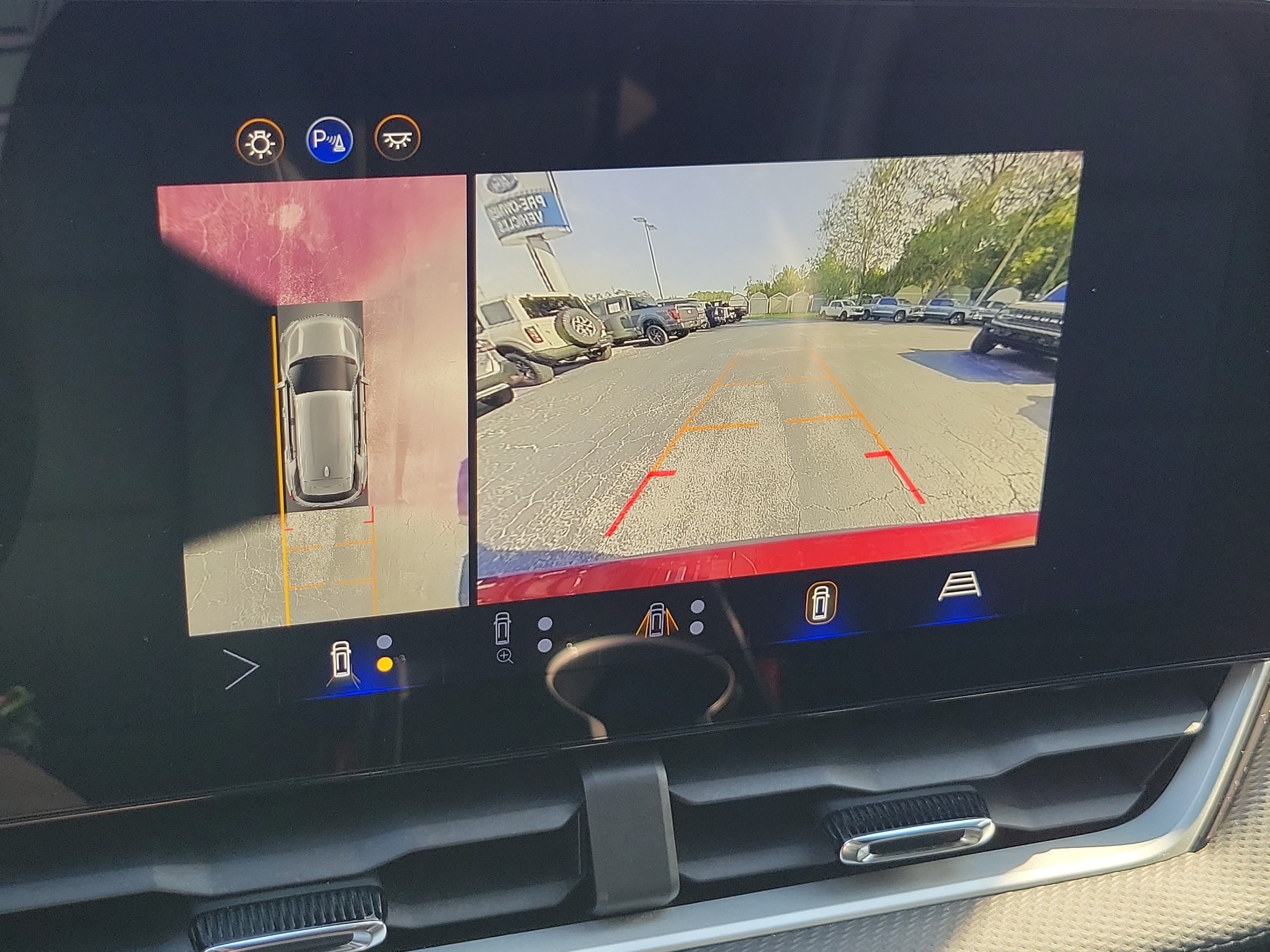 Used 2025 Chevrolet Equinox LT w/ Convenience Package II FWD image 17