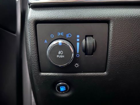 Used 2016 Jeep Grand Cherokee Limited AWD/4WD image 7
