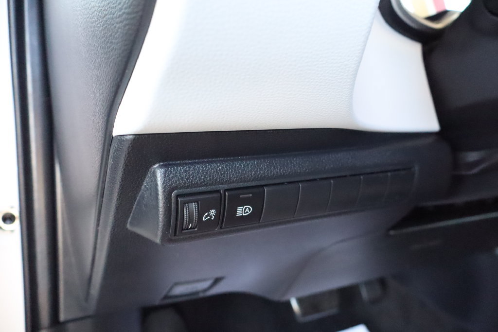 Used 2025 Toyota Corolla SE w/ SE Package FWD image 14