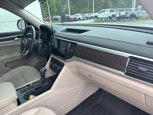 Used 2022 Volkswagen Atlas SE FWD image 35