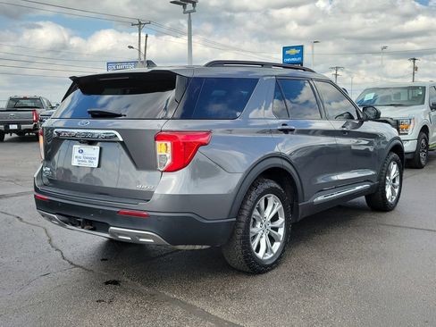 Certified 2023 Ford Explorer XLT w/ Equipment Group 202A AWD/4WD image 4