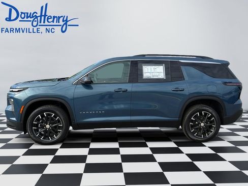 New 2026 Chevrolet Traverse LT w/ Sun and Wheel Package FWD image 2