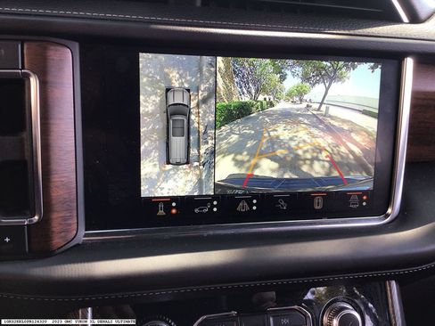 Used 2023 GMC Yukon XL Denali Ultimate AWD/4WD image 17