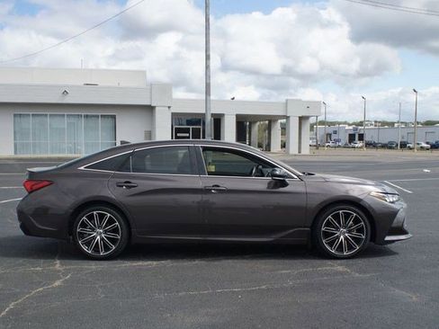 Used 2019 Toyota Avalon XSE FWD image 20