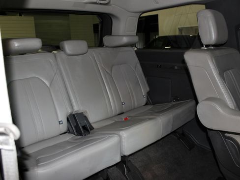 Used 2018 Ford Expedition Limited w/ Driver Assistance Package RWD image 42