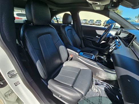 Used 2025 Mercedes-Benz CLA 250 image 31