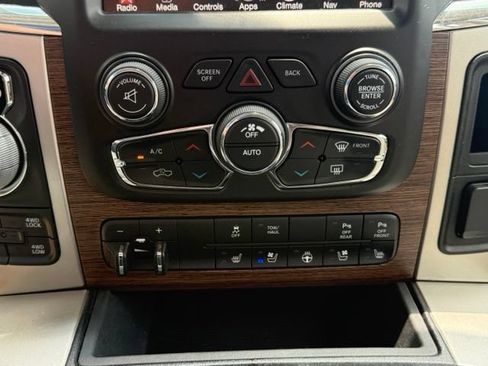 Used 2017 RAM 1500 Laramie w/ Convenience Group AWD/4WD image 38