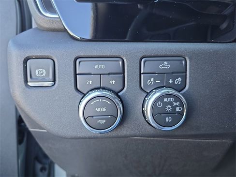 New 2026 GMC Sierra 1500 Elevation image 22