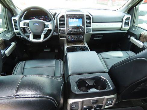 Used 2019 Ford F250 Lariat w/ Lariat Ultimate Package image 24