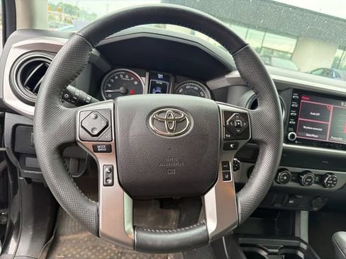 Used 2021 Toyota Tacoma SR5 w/ SR5 Appearance Package (SM) AWD/4WD image 15
