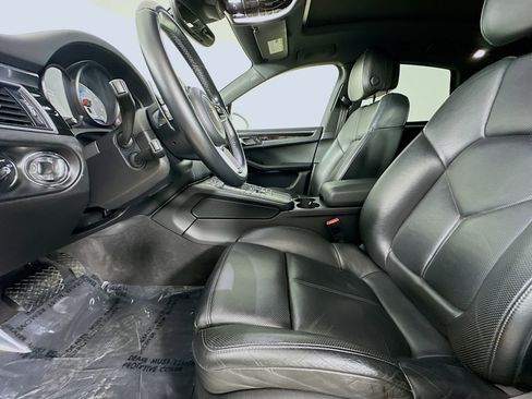 Used 2018 Porsche Macan S image 29