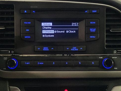 Used 2018 Hyundai Elantra SE FWD image 25