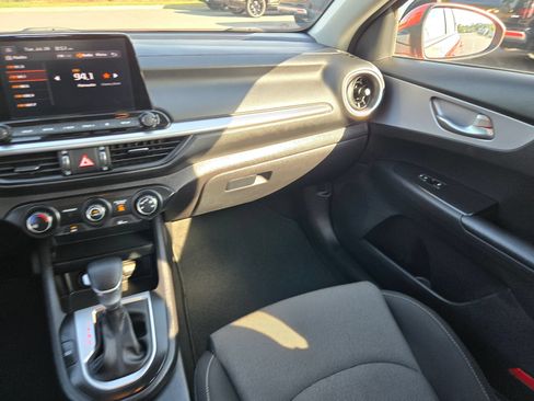 Used 2022 Kia Forte LXS FWD image 11