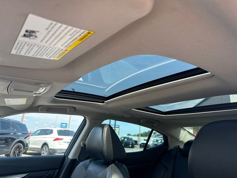 Used 2020 Nissan Maxima 3.5 SL w/ Floor Mat Group FWD image 10