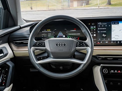 Used 2025 Audi Q5 Prestige image 11