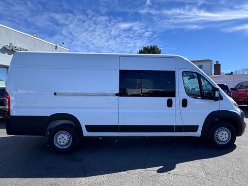 Used 2025 RAM ProMaster 3500 w/ Crew Van Package image 9