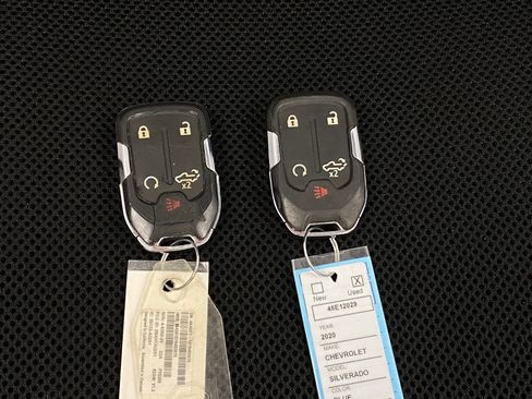 Used 2020 Chevrolet Silverado 1500 LT w/ Texas Edition image 11