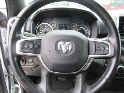 Used 2022 RAM 1500 Big Horn AWD/4WD image 16