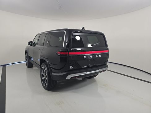 Used 2025 Rivian R1S Adventure AWD/4WD image 3