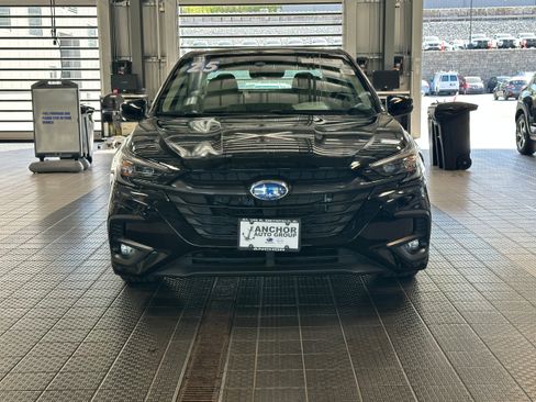Used 2025 Subaru Legacy Limited AWD/4WD image 2