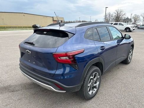 Used 2024 Chevrolet Trax LT w/ Driver Confidence Package image 7