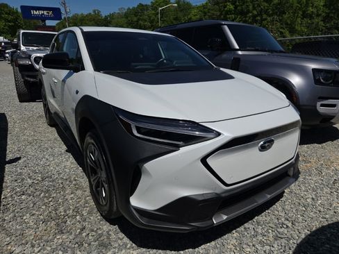 Used 2023 Subaru Solterra AWD image 2