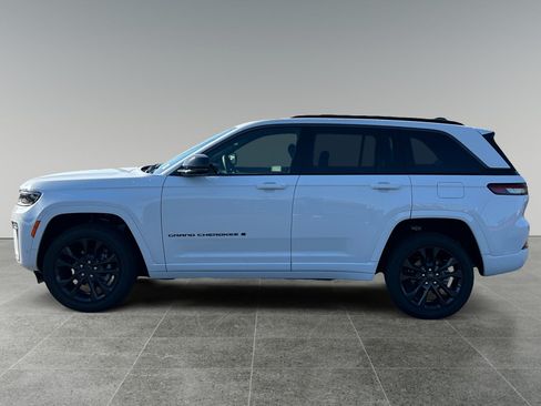 New 2026 Jeep Grand Cherokee Limited AWD/4WD image 2