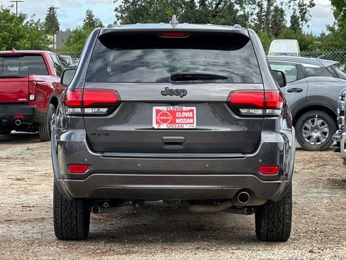 Used 2018 Jeep Grand Cherokee Altitude image 8