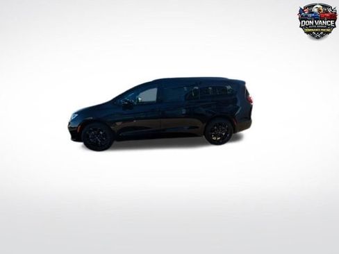 New 2026 Chrysler Pacifica Limited w/ S Appearance Package AWD/4WD image 2