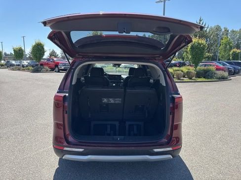 Used 2022 Kia Carnival LX FWD image 13