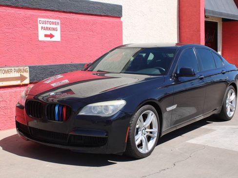 Used 2011 BMW 750i RWD image 4