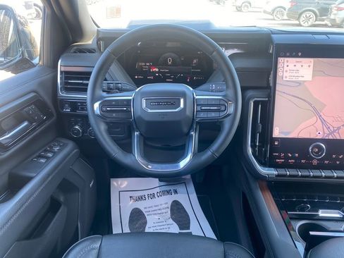 Used 2025 GMC Yukon Denali w/ Sun & Power Step Package image 22