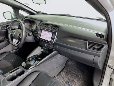 Used 2021 Nissan Leaf SV FWD image 31