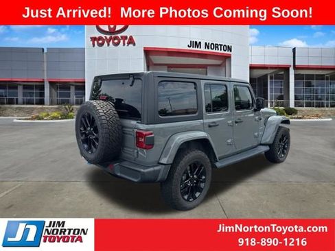 Used 2022 Jeep Wrangler Unlimited Sahara AWD/4WD image 6
