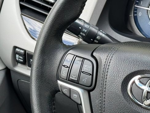 Used 2015 Toyota Sienna XLE w/ XLE Navigation Package AWD/4WD image 25