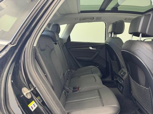 Used 2020 Audi Q5 e Premium Plus w/ Premium Plus Package AWD/4WD image 19