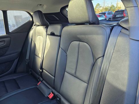 Certified 2025 Volvo XC40 B5 Plus image 17