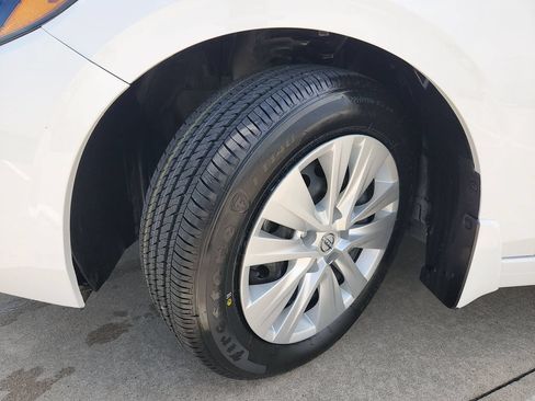 Certified 2025 Nissan Sentra S FWD image 31