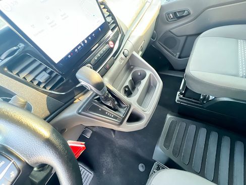 Used 2025 Ford Transit 350 XLT image 24