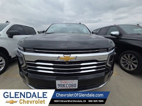Certified 2025 Chevrolet Suburban LT AWD/4WD image 8