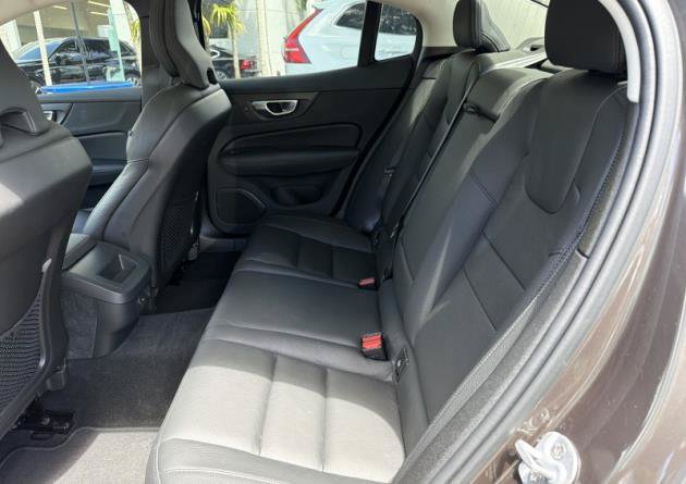 Used 2024 Volvo S60 B5 Plus FWD image 5