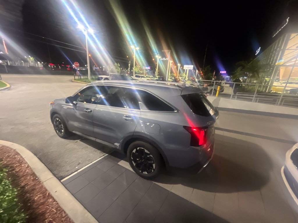 Used 2025 Kia Sorento S w/ Panoramic Sunroof Package FWD image 2