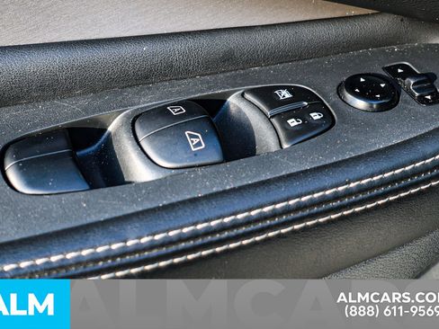 Used 2023 Nissan Murano SV image 44