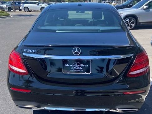 Certified 2018 Mercedes-Benz E 300 image 3